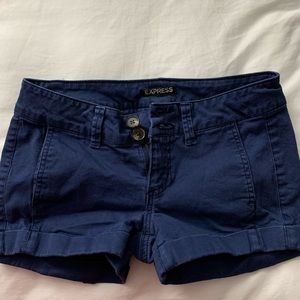 Express chino shorts in size 00 -almost new